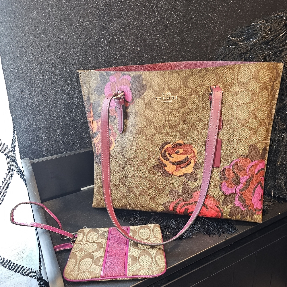 Coach Tote - Picture 5 of 6